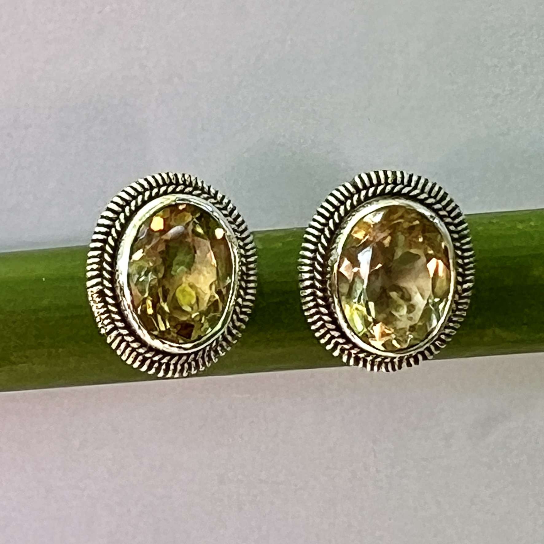 (HANDMADE 925 BALI STERLING SILVER EARRINGS WITH CITRINE)